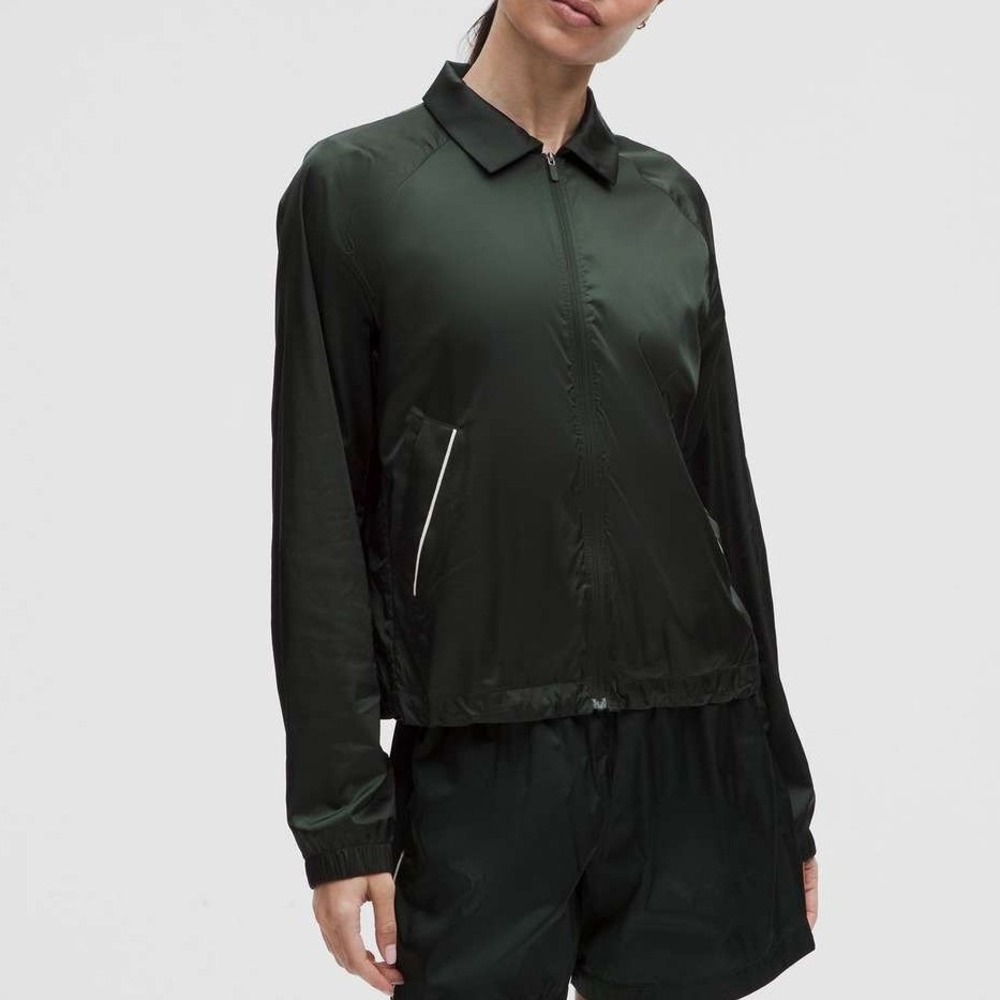 Lululemon Women's Stretch Satin Nylon Jacket Green‎ Medium